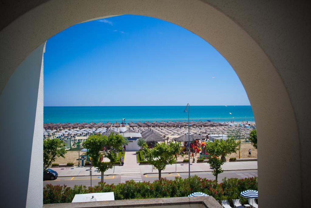 Grand Hotel Don Juan Giulianova Esterno foto