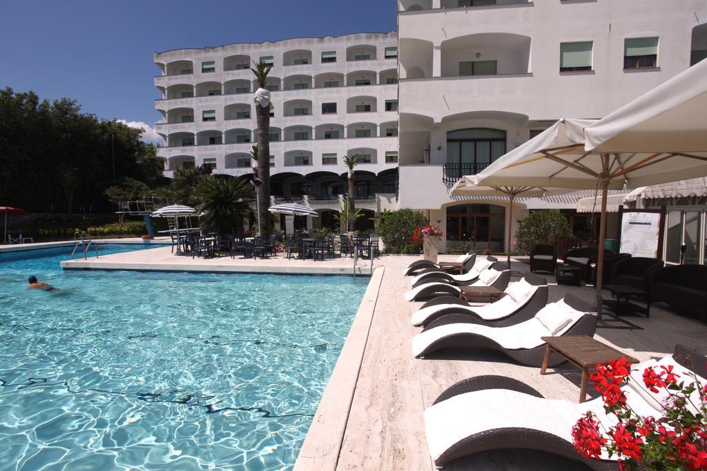 Grand Hotel Don Juan Giulianova Esterno foto