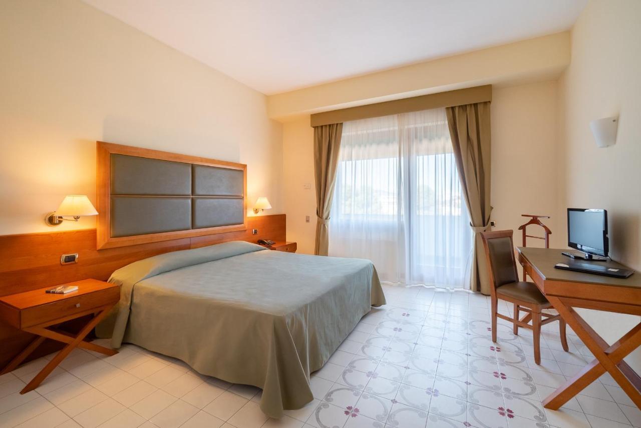 Grand Hotel Don Juan Giulianova Esterno foto