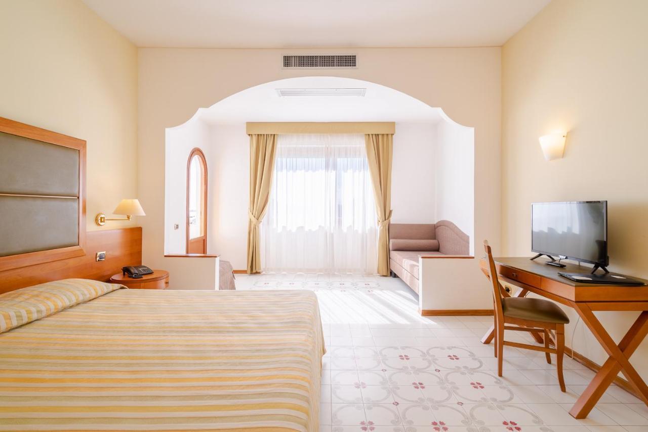 Grand Hotel Don Juan Giulianova Esterno foto