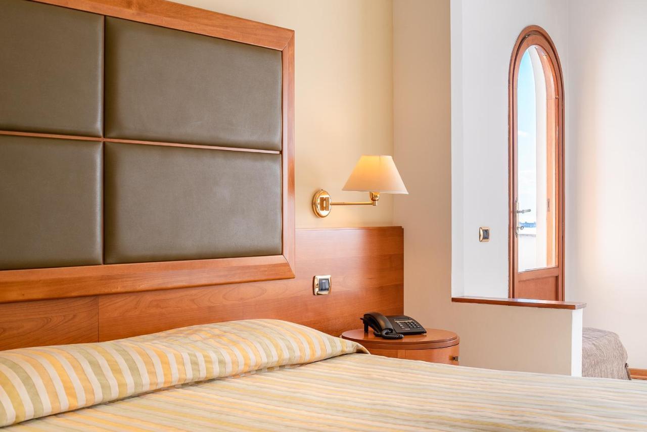 Grand Hotel Don Juan Giulianova Esterno foto