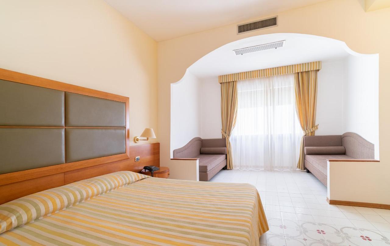 Grand Hotel Don Juan Giulianova Esterno foto